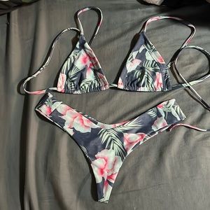 Stone Fox Swim hibiscus print